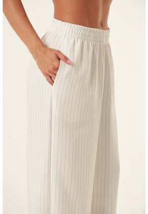 Pantalón Amplio Ivory Con Bolsillos Para Mujer