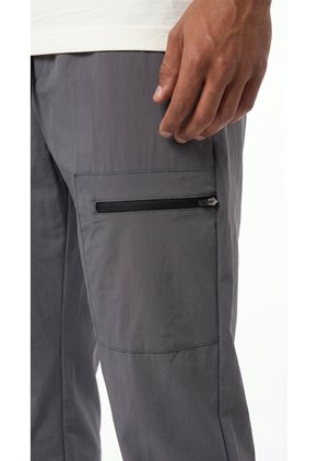 Jogger Gris Oscuro Para Hombre