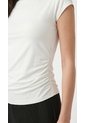 Camiseta Blanca Manga Sisa Para Mujer de Belife