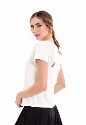 Camiseta Manga Corta Ivory Con Mujer Belife