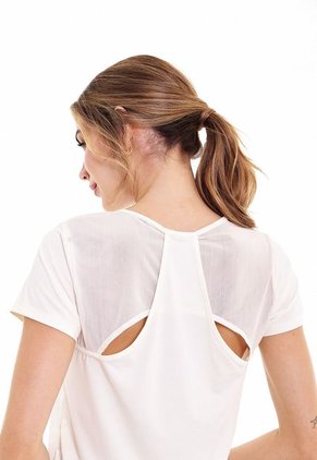 Camiseta Manga Corta Ivory Con Mujer Belife