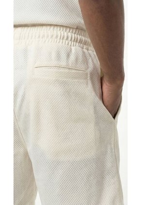 Bermuda Con Textura Ivory Para Hombre