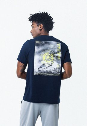 Camiseta Azul Con Estampado Frontal Y En Posterior Para Hombre Belife