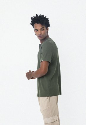Camiseta Verde Con Cuello Redondo Henley Para Hombre Belife-