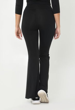 Leggings Deportivo Negro Bota Amplia Para Mujer Belife