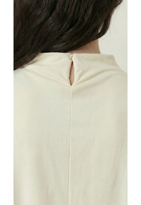 Blusa Manga Sisa Ivory Cuello Alto Mujer