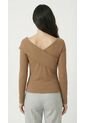 Camiseta Manga Larga Café Con Escote Cruzado Para Mujer de Belife