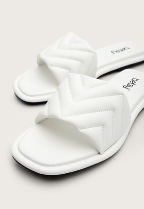 Sandalia Plana Blanco Betsy