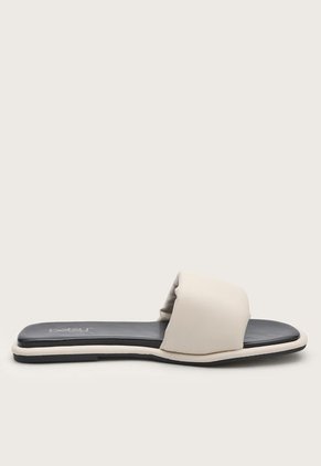 Sandalia Plana Beige-Negro Betsy