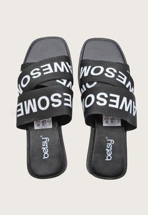 Playeras Betsy Negro