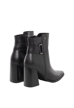 Botines Para Mujer Yadin Negro Bosi