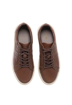 Tenis Para Hombre Carston Canela Bosi