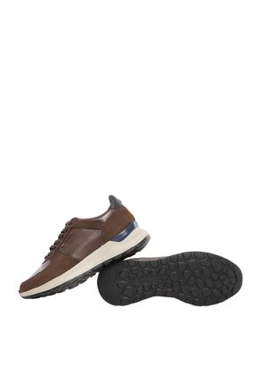 Zapatos Casuales Para Hombre Yorton Canela Bosi