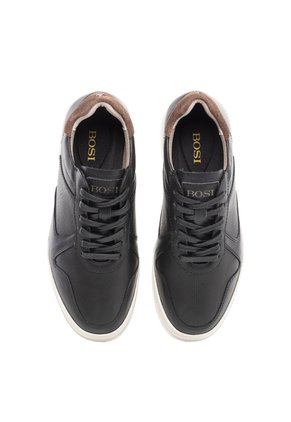 Tenis Para Hombre Curtis Negro Bosi