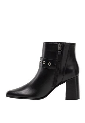 Botines Para Mujer Karin Negro Bosi