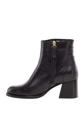 Botines Para Mujer Julia Negro Bosi