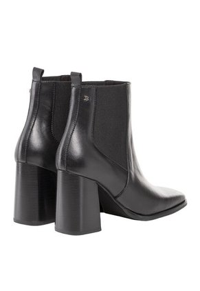 Botines Para Mujer Gilian Negro Bosi