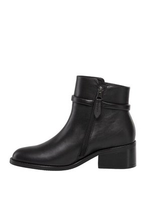 Botines Para Mujer Beka Negro Bosi