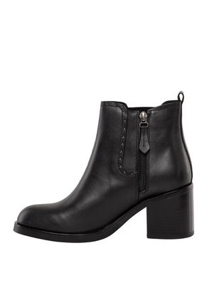 Botines Para Mujer Varzi Negro Bosi