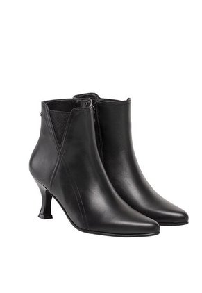 Botines Para Mujer Amaya Negro Bosi