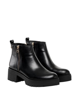 Botín Calesi Negro Bosi