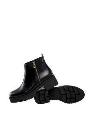 Botín Calesi Negro Bosi