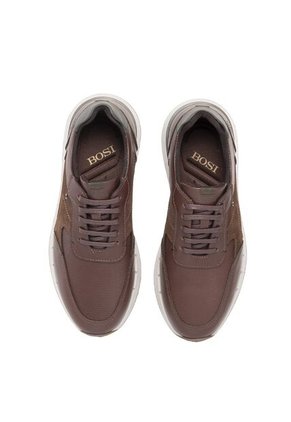 Zapatos Casuales Para Hombre Abiaty Canela Bosi