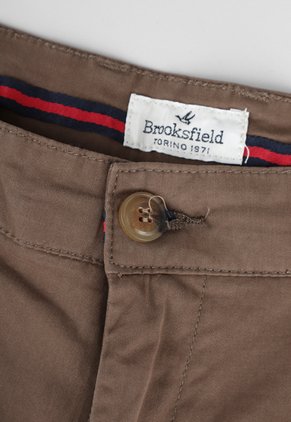 Pantalón Chino Brooksfield Slim Fit Café