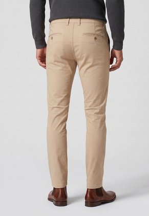 Pantalón Chino Brooksfield Slim Fit Caqui