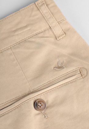 Pantalón Chino Brooksfield Slim Fit Caqui