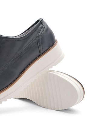 MOCASIN AZUL REY BULLTERRIER BOLIVIA