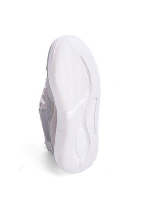 TENIS GRISES CON SUELA BLANCA/TRANSPARENTE ZARAH