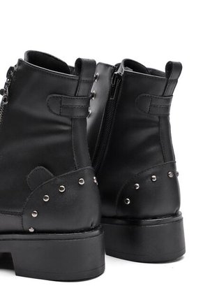 BOTA NEGRA CON TACHES BULLTERRIER CAROLINE