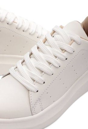 DEPORTIVO BLANCO/BEIGE BULLTERRIER CAROL