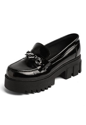 MOCASIN NEGRO CHAROL CON HERRAJE COMBINADO TEFFA
