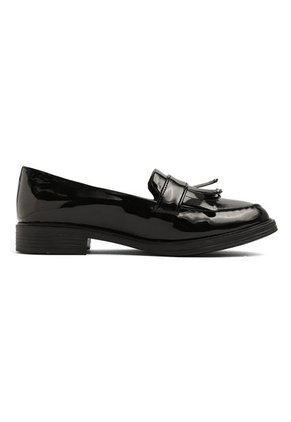 ZAPATO NEGRO CHAROL CON FLECOS DIANE