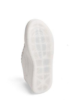 TENIS BLANCOS CON APLIQUES BEIGES KYLIE