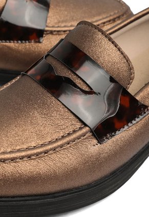 ZAPATO BRONCE CON ANIMAL PRINT CAIHER