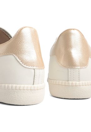 TENIS BLANCOS CON CHULO DORADO CAROL