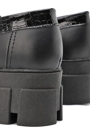 DAIANA BULL TERRIER NEGRO GRABADO