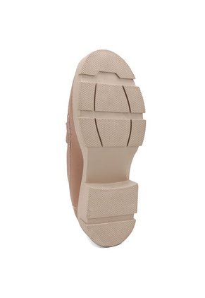 BELLA BULL TERRIER MAQUILLAJE CON HERRAJE DORADO