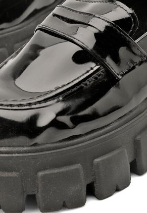 BELINDA BULL TERRIER NEGRO CHAROL