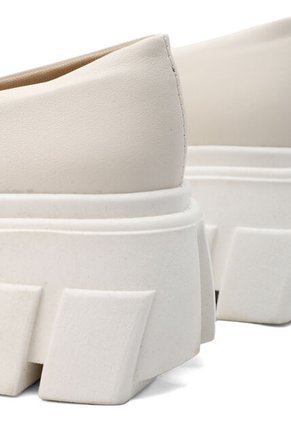 DARYL BULL TERRIER HUESO FLECOS