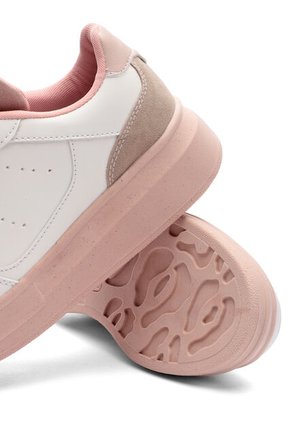 LEYLA BULL TERRIER BLANCO/ROSADO/GRIS