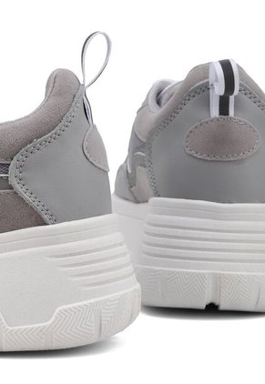 ZARAH BULL TERRIER GRIS CON SUELA TRANSPARENTE