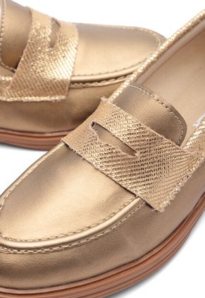 ZAPATO CAIHER BULL TERRIER ORO