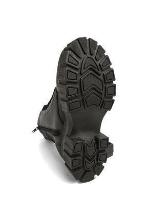 BOTA NEGRA DE AMARRAR BRISAN