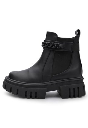 BOTIN NEGRO CON RESORTE Y HERRAJE TIFFANY