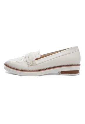 ZAPATO BEIGE REPUJADO BULL TERRIER DOMENICA
