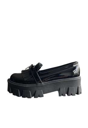 ZAPATO DE DAMA CASUAL COLOR NEGRO CHLOE BULL TERRIER